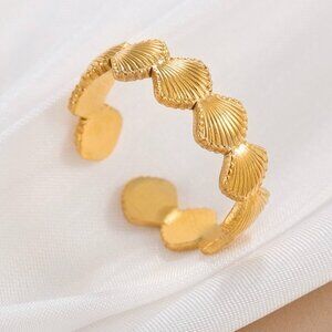 18K GOLD SEASHELL RING